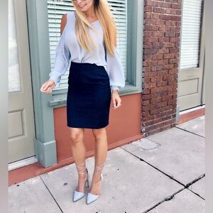 🌸Vince Camuto cold shoulder top